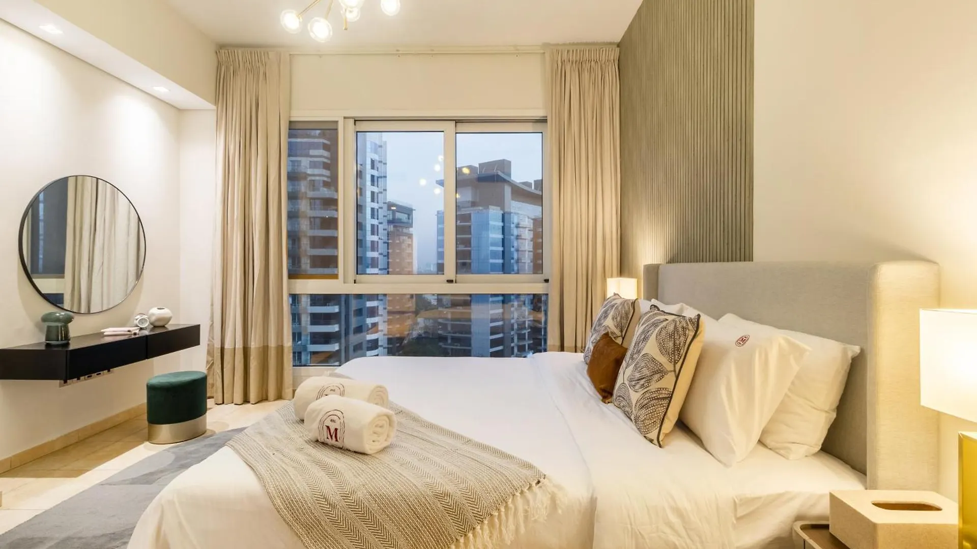 Apartment 2Br With Maids Room In Palm Near Nakheel Mall With Sea Views Dubai